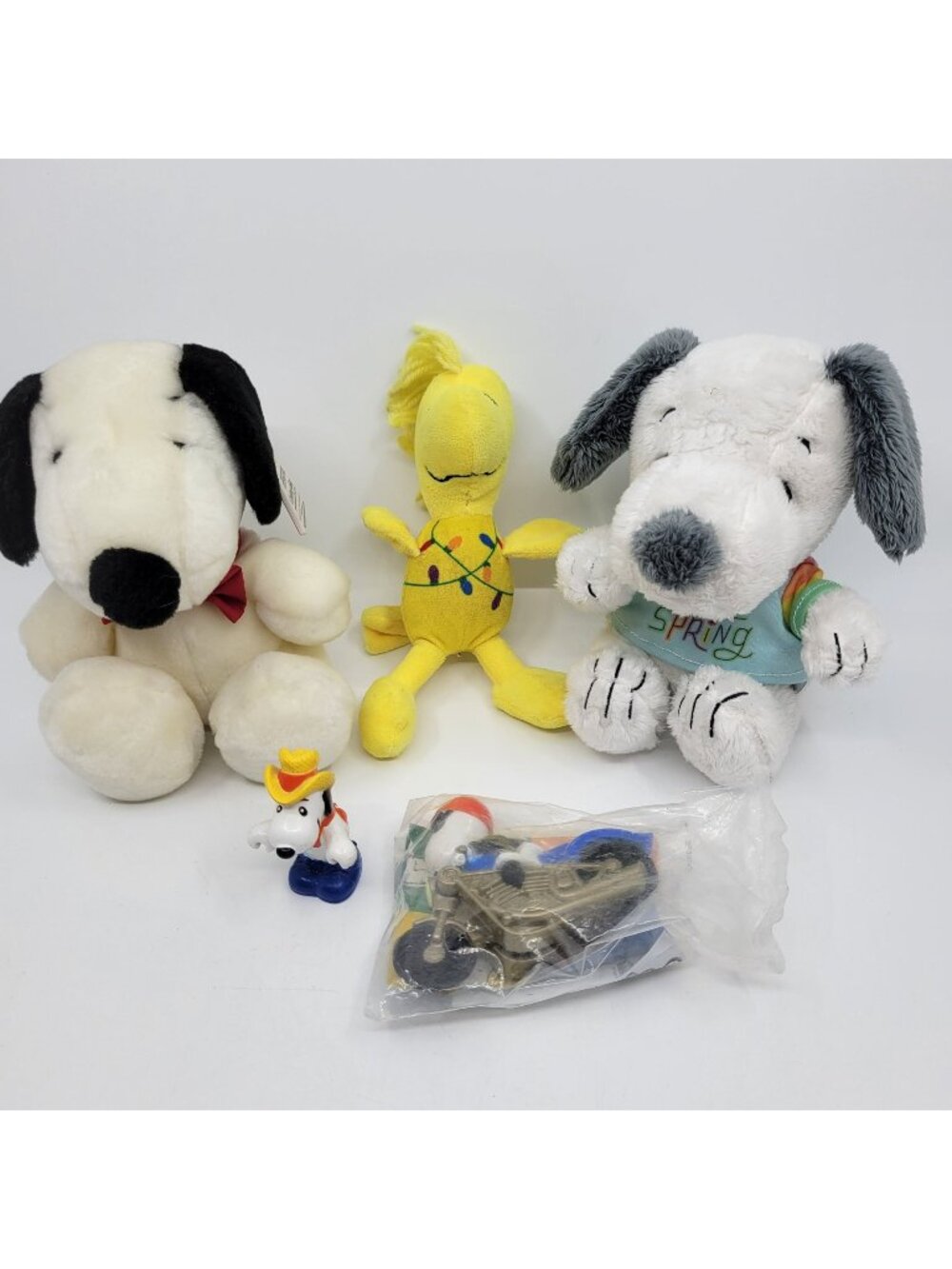 Peanuts SNOOPY & WOODSTOCK Lot of Plush & Vintage Collectible Figures